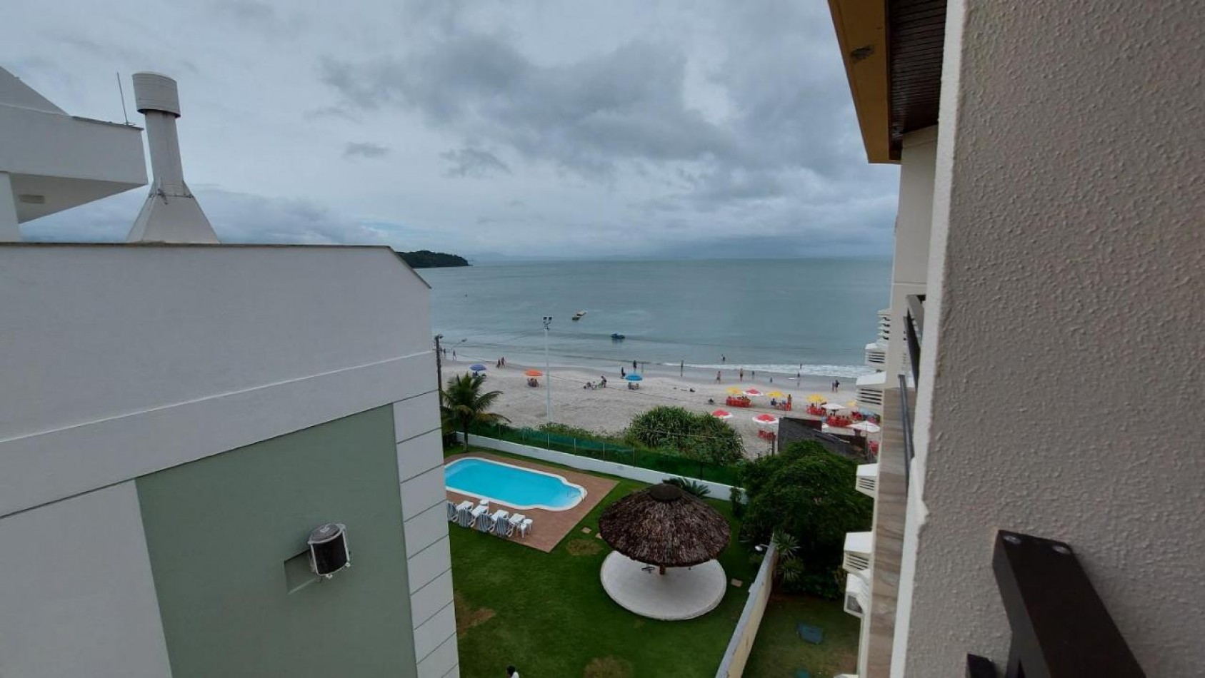 Pousada frente al mar, con Piscina