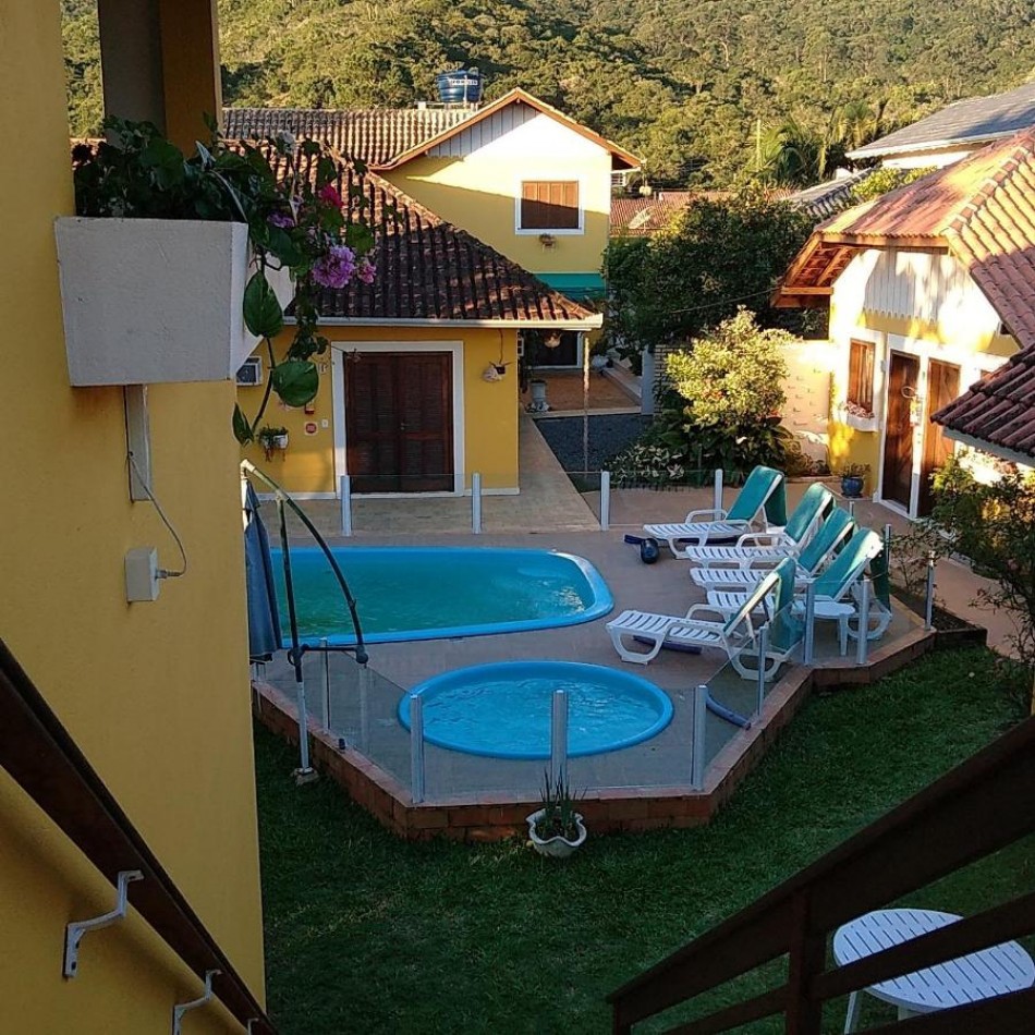 Suites con Piscina y Desayuno (Pousada).
