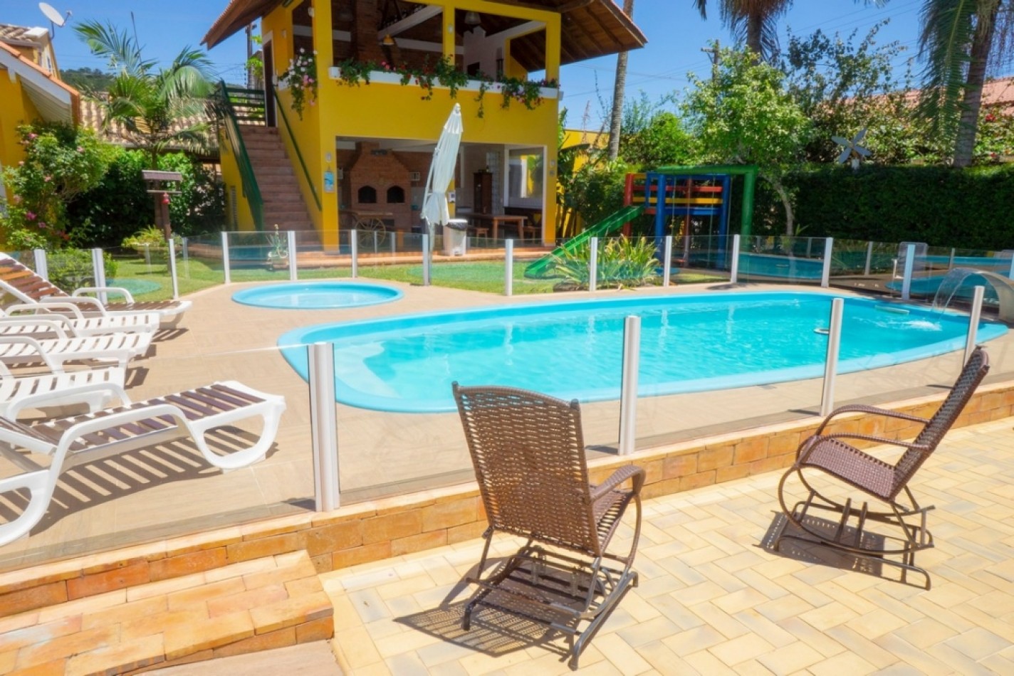 Suites con Piscina y Desayuno (Pousada).