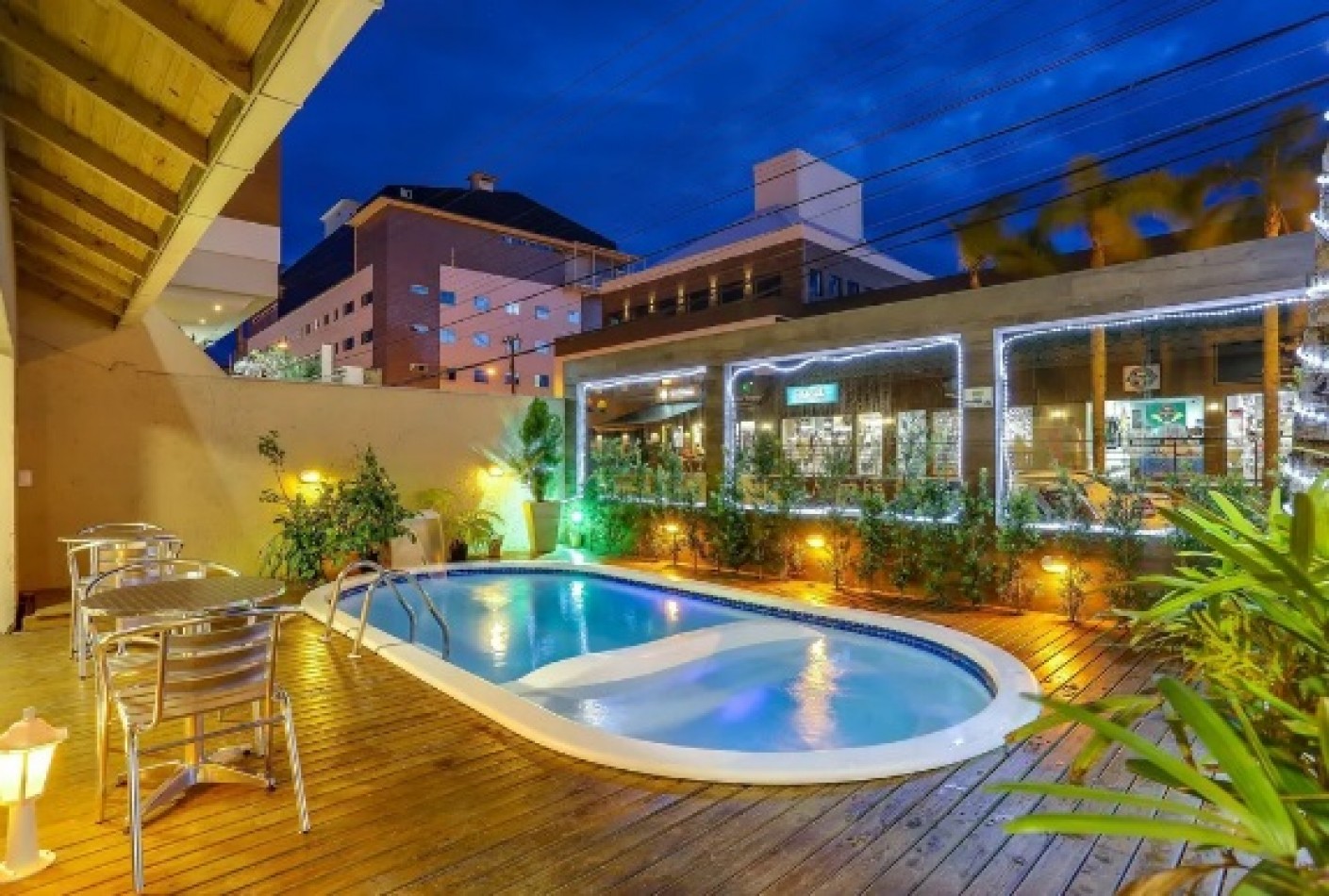 Suites con Desayuno y Piscina ( Para (02),(03) y (04) personas)