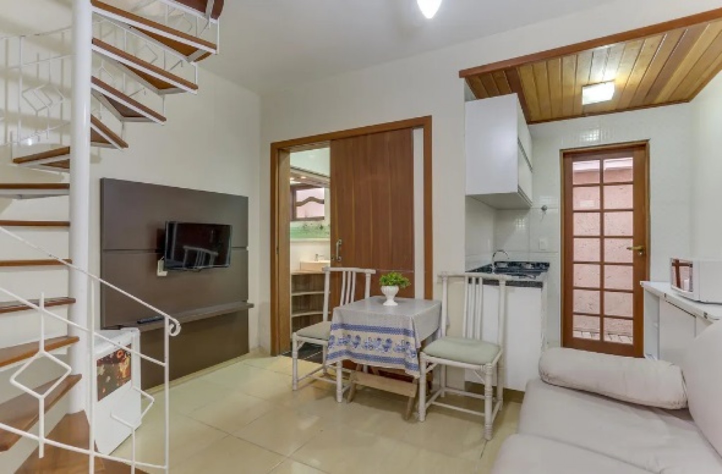 Suites con Desayuno y Piscina ( Para (02),(03) y (04) personas)