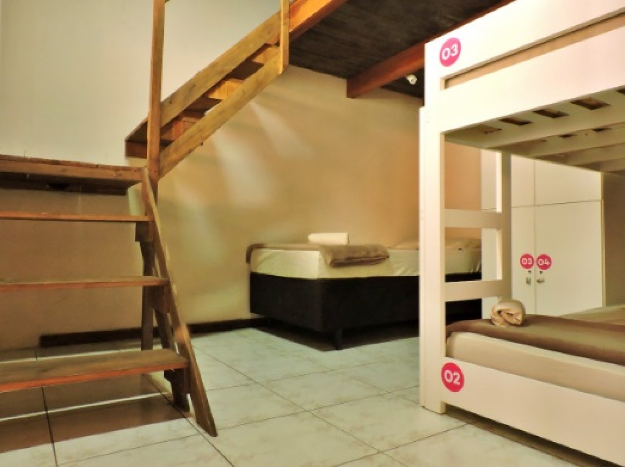 Suites   en  Hostel,con  Piscina.