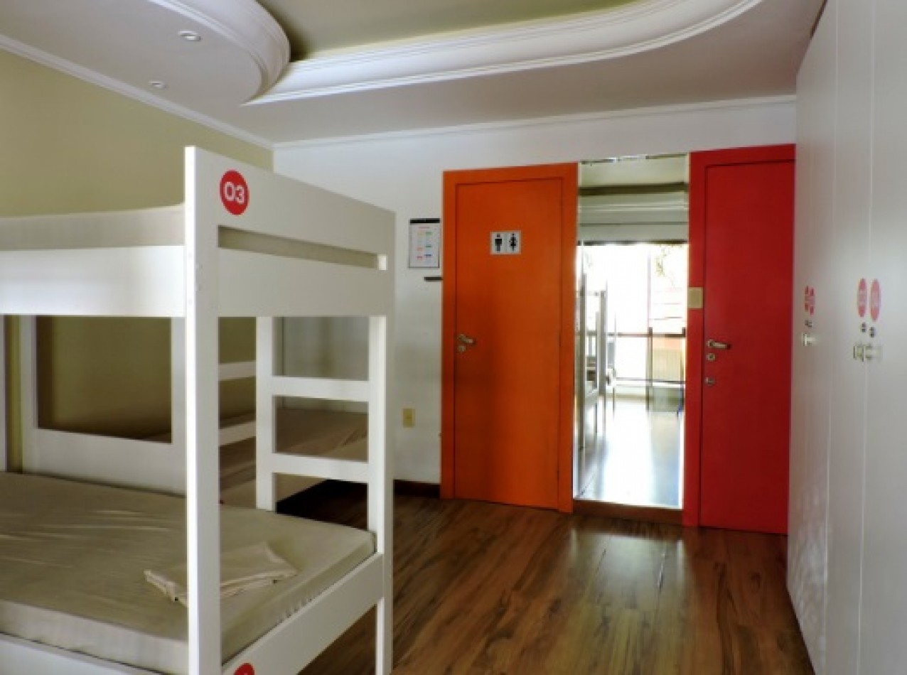 Suites   en  Hostel,con  Piscina.