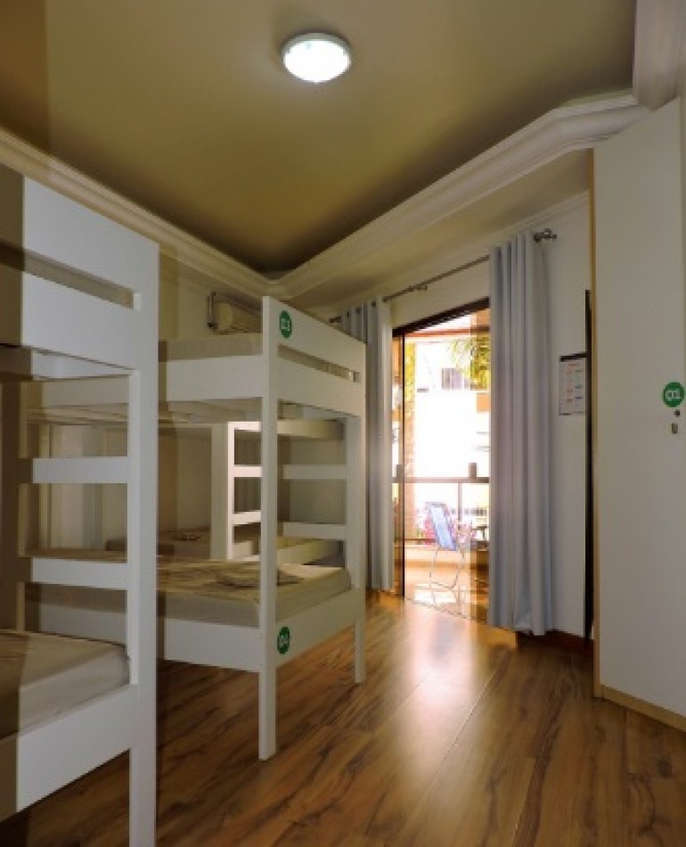 Suites   en  Hostel,con  Piscina.