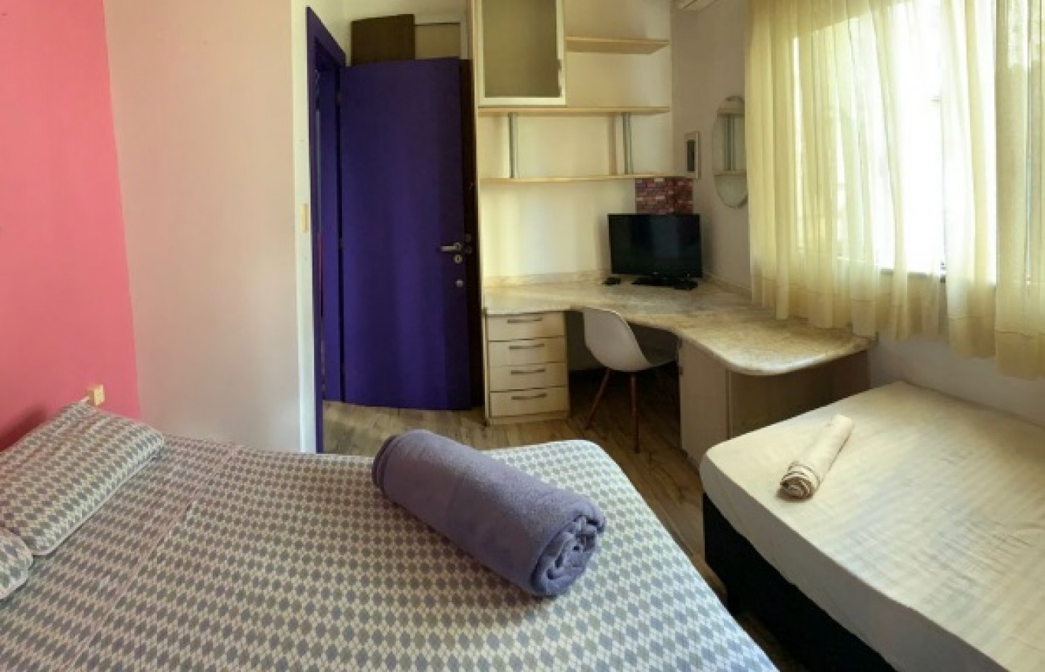 Suites   en  Hostel,con  Piscina.
