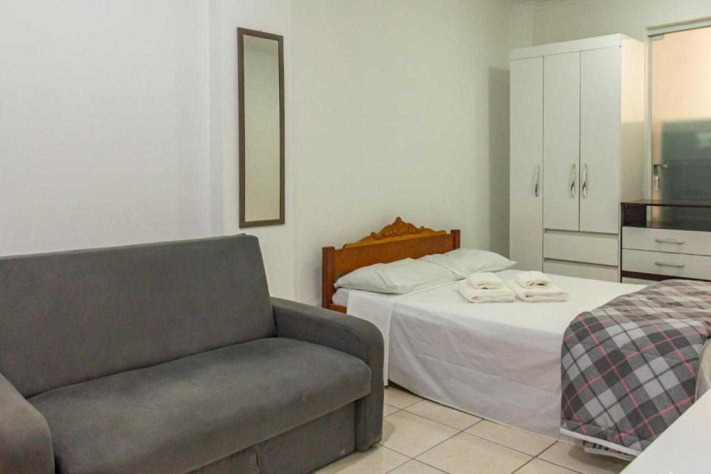 DEPTO.UN (01) DORMITORIO