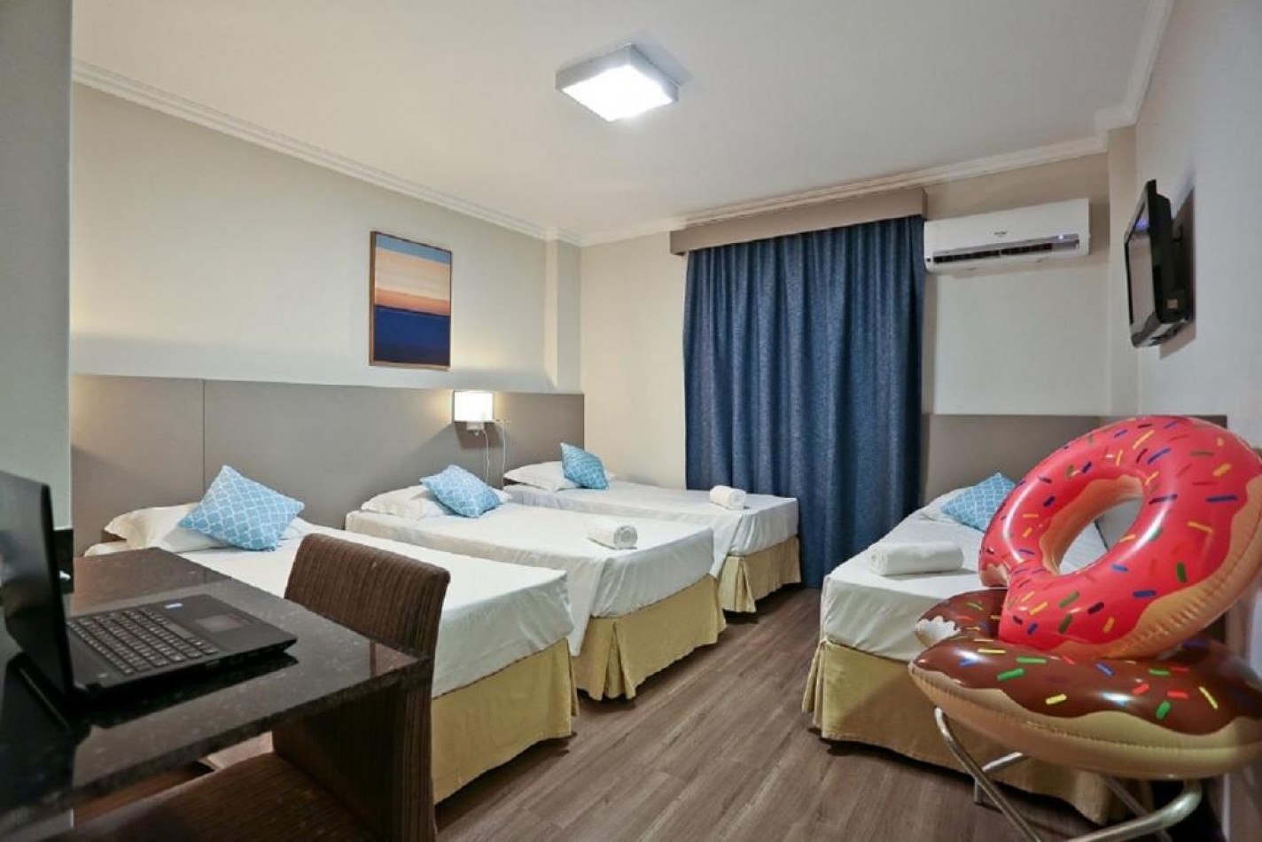 Hotel 3* a (0.50) mtrs del mar 