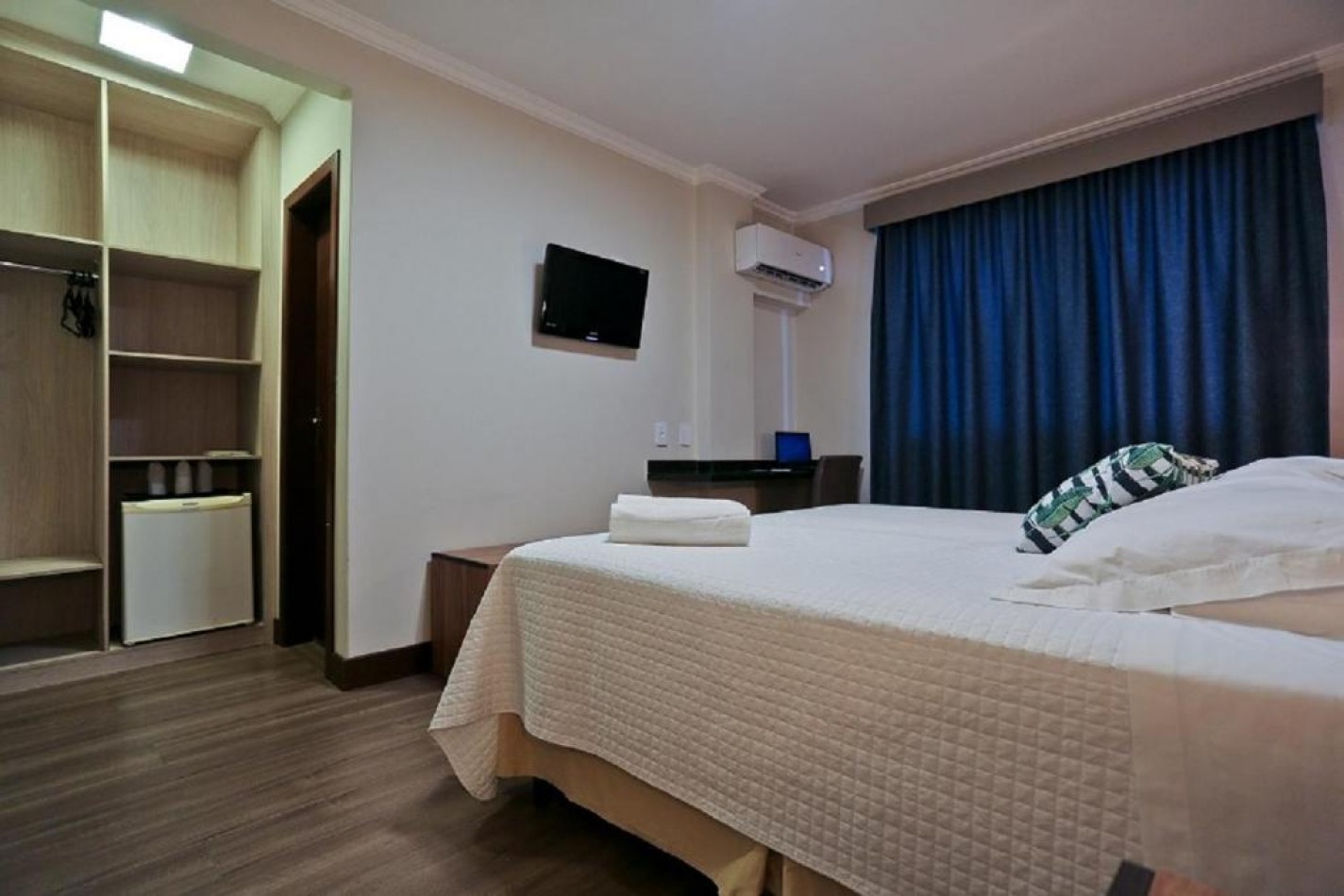 Hotel 3* a (0.50) mtrs del mar 