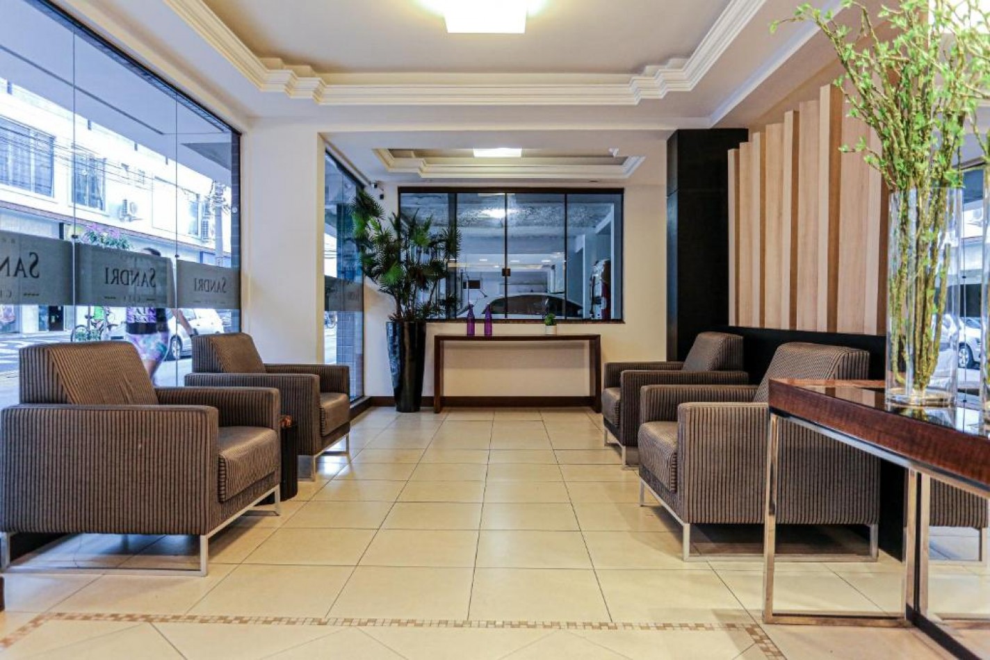 Hotel 3* a (0.50) mtrs del mar 