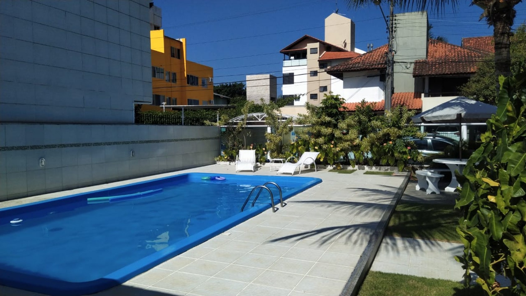 Casa con (06) dorm. en Canasvieiras 