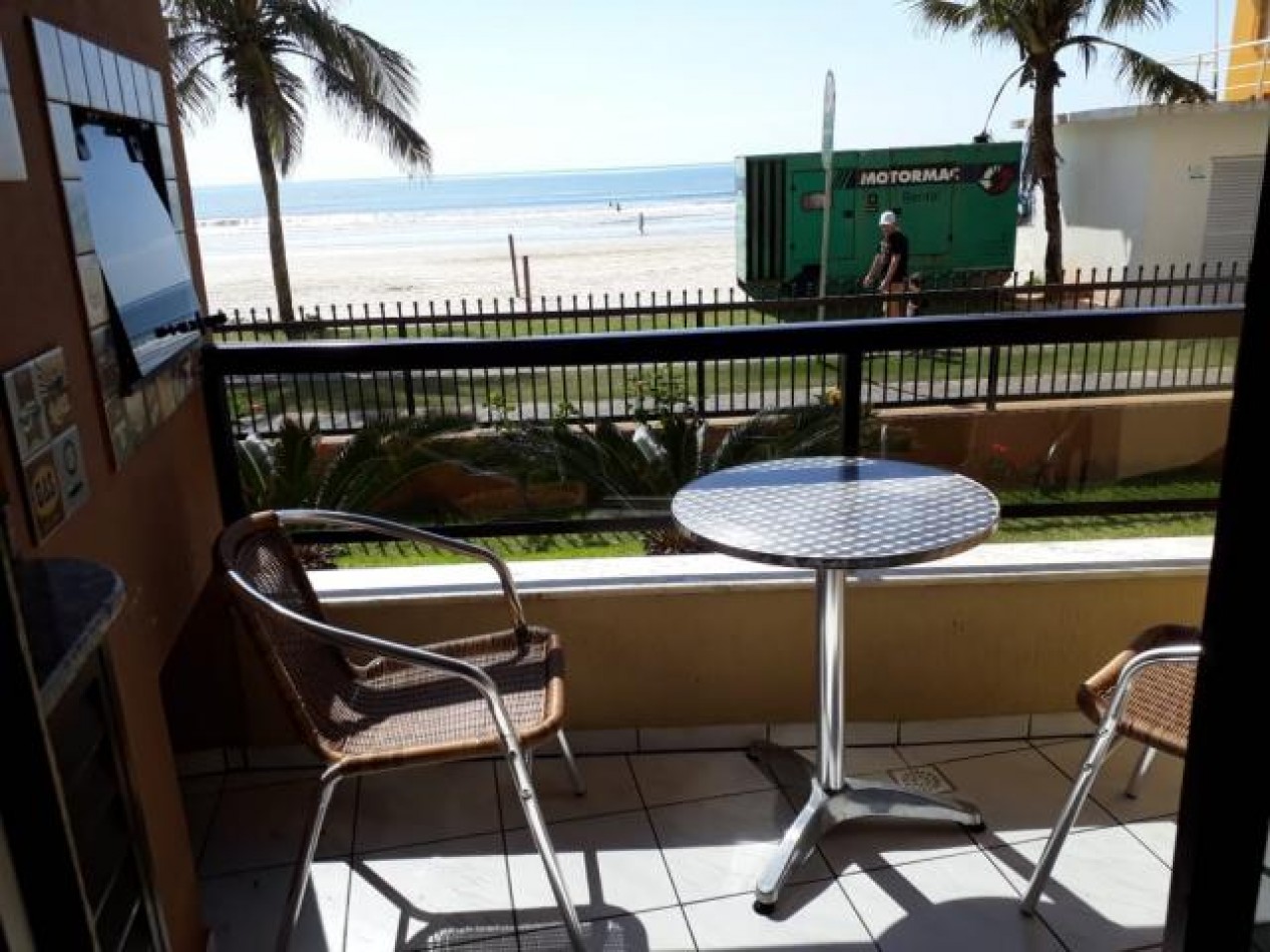 Depto (03) dorm. Meia Praia en Beira Mar