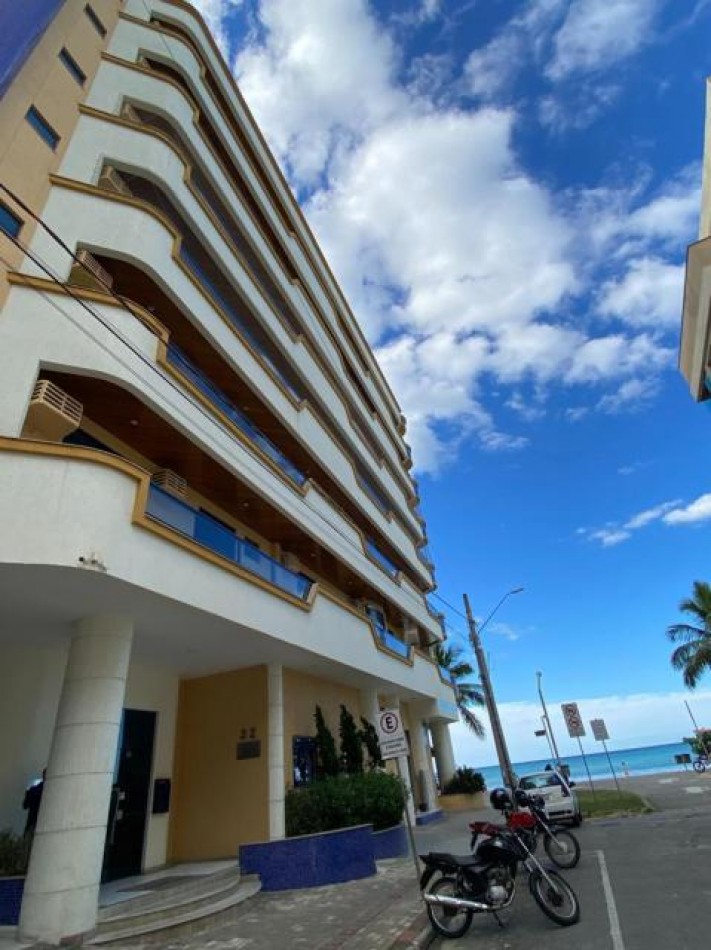 Imperdible depto (03) dorm. en Meia Praia