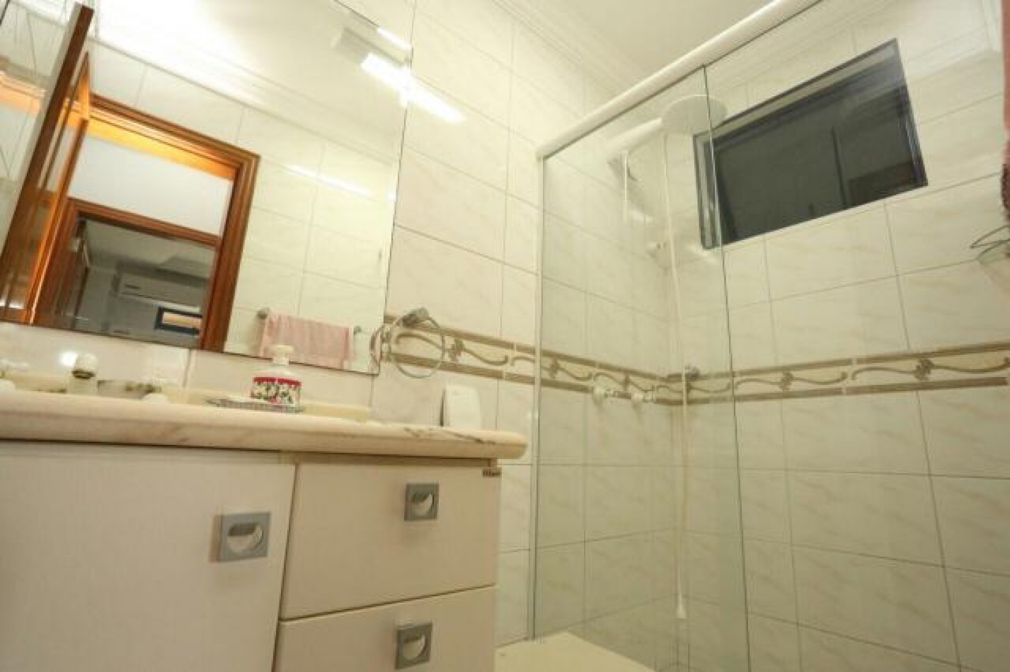 Imperdible depto (03) dorm. en Meia Praia