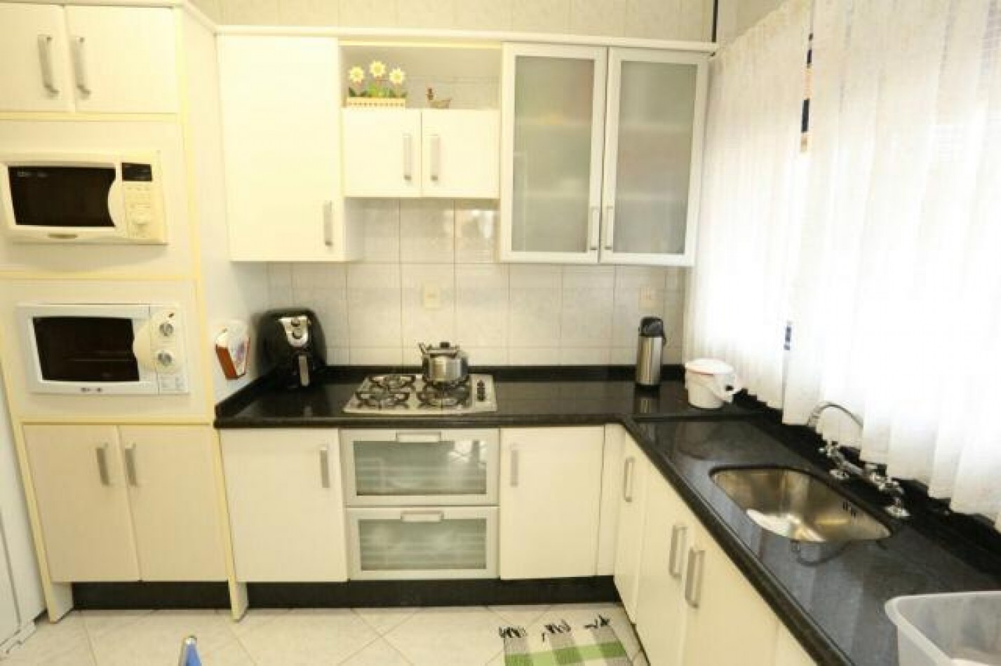 Imperdible depto (03) dorm. en Meia Praia