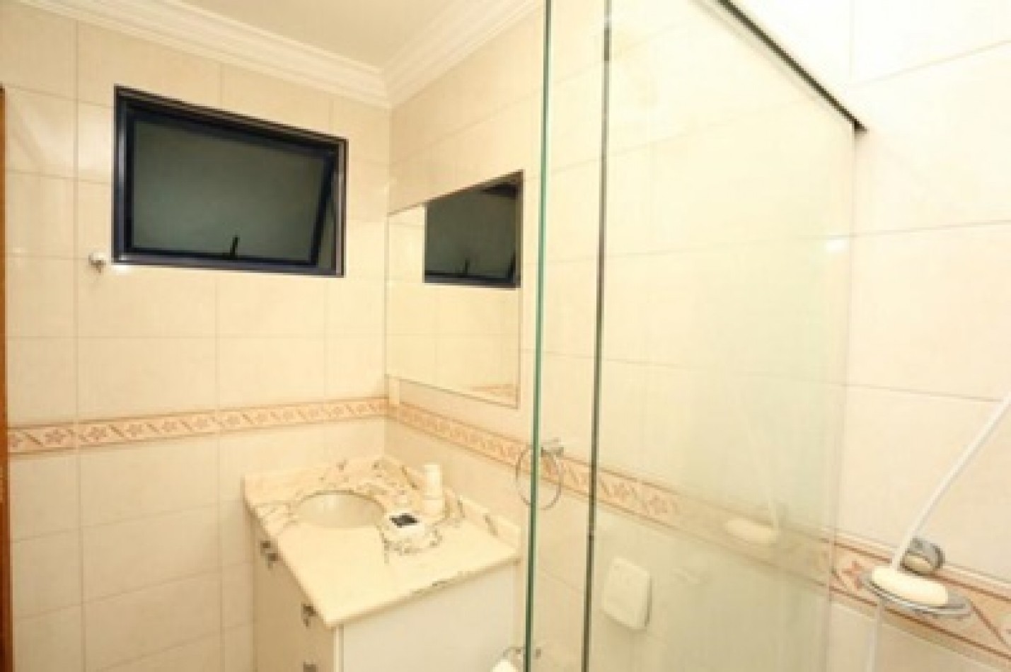 Imperdible depto (03) dorm. en Meia Praia