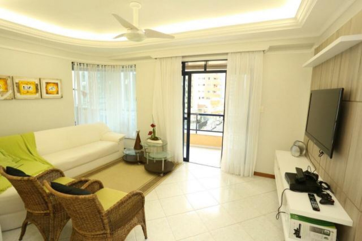 Imperdible depto (03) dorm. en Meia Praia