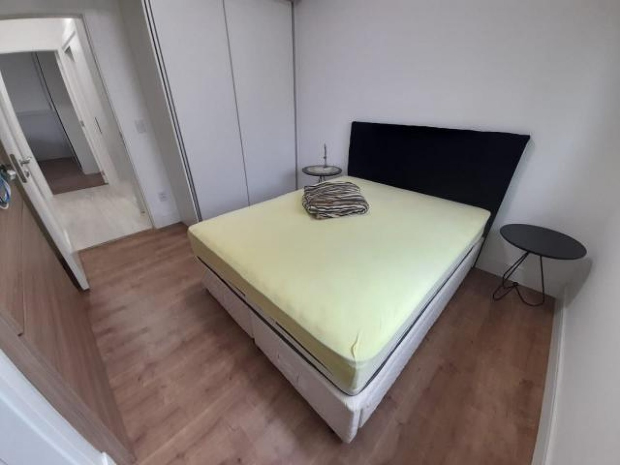 Lujoso depto (03) dorm. en Meia Praia