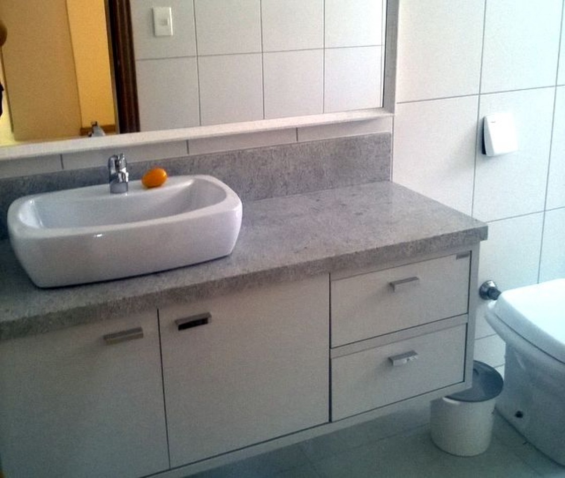 Depto (04) dorm en Meia Praia 