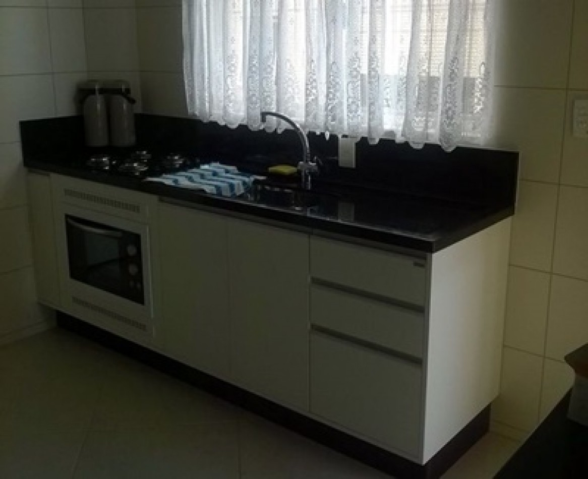 Depto (04) dorm en Meia Praia 