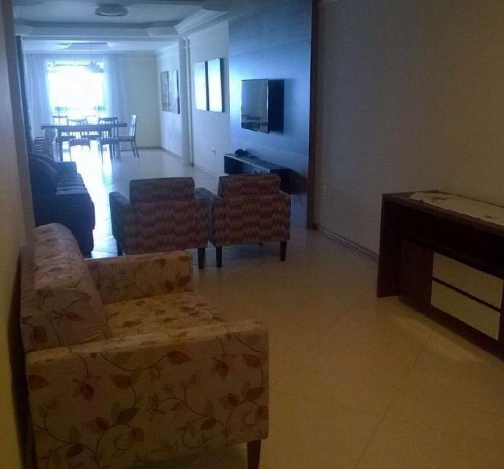 Depto (04) dorm en Meia Praia 