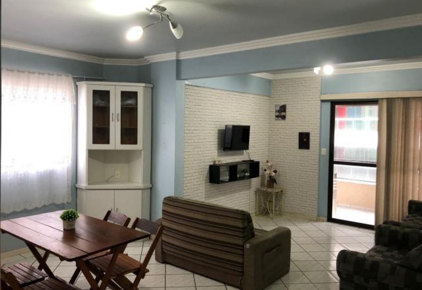 Depto (03) dorm en Meia Praia