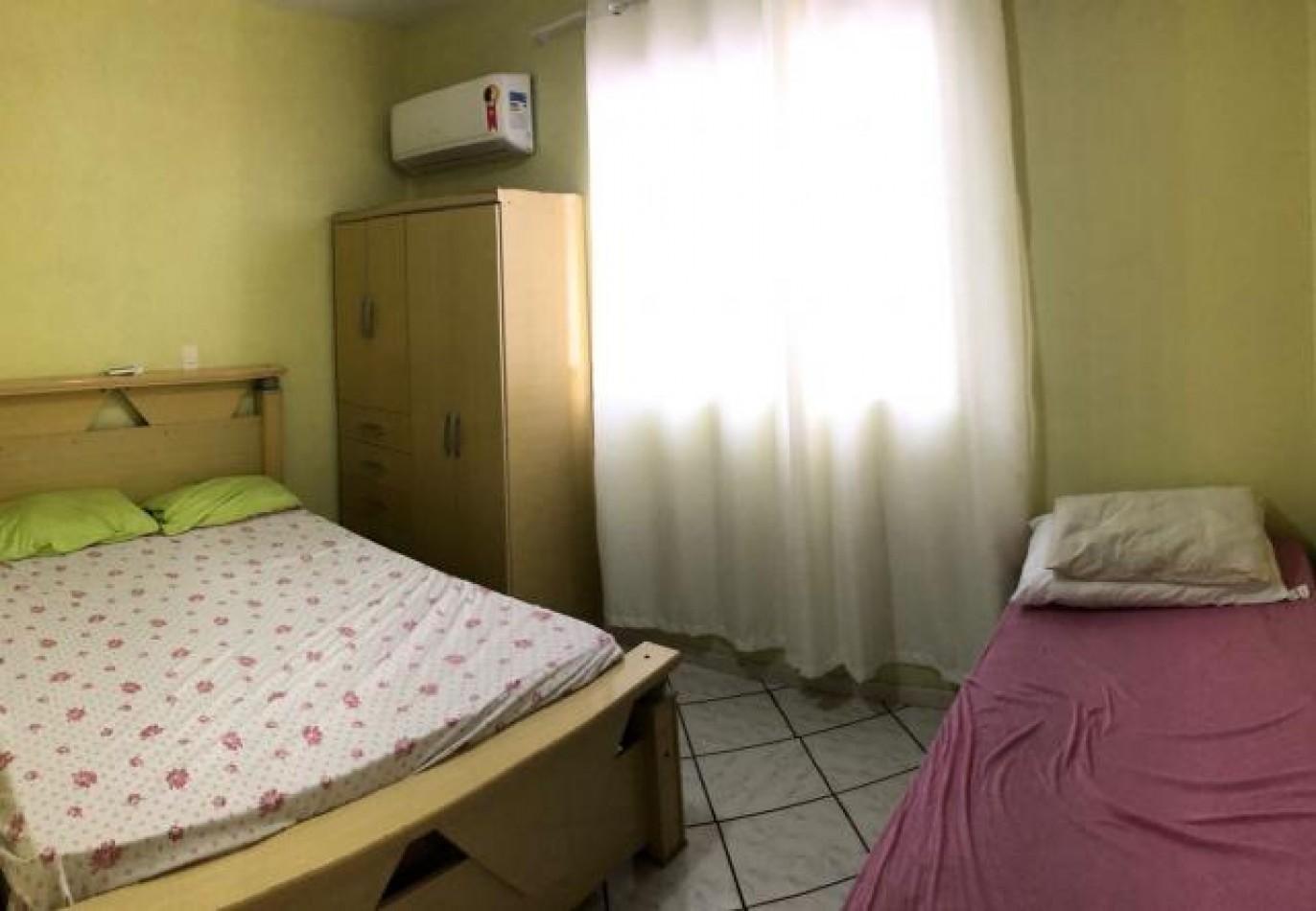 Depto (03) dorm en Meia Praia