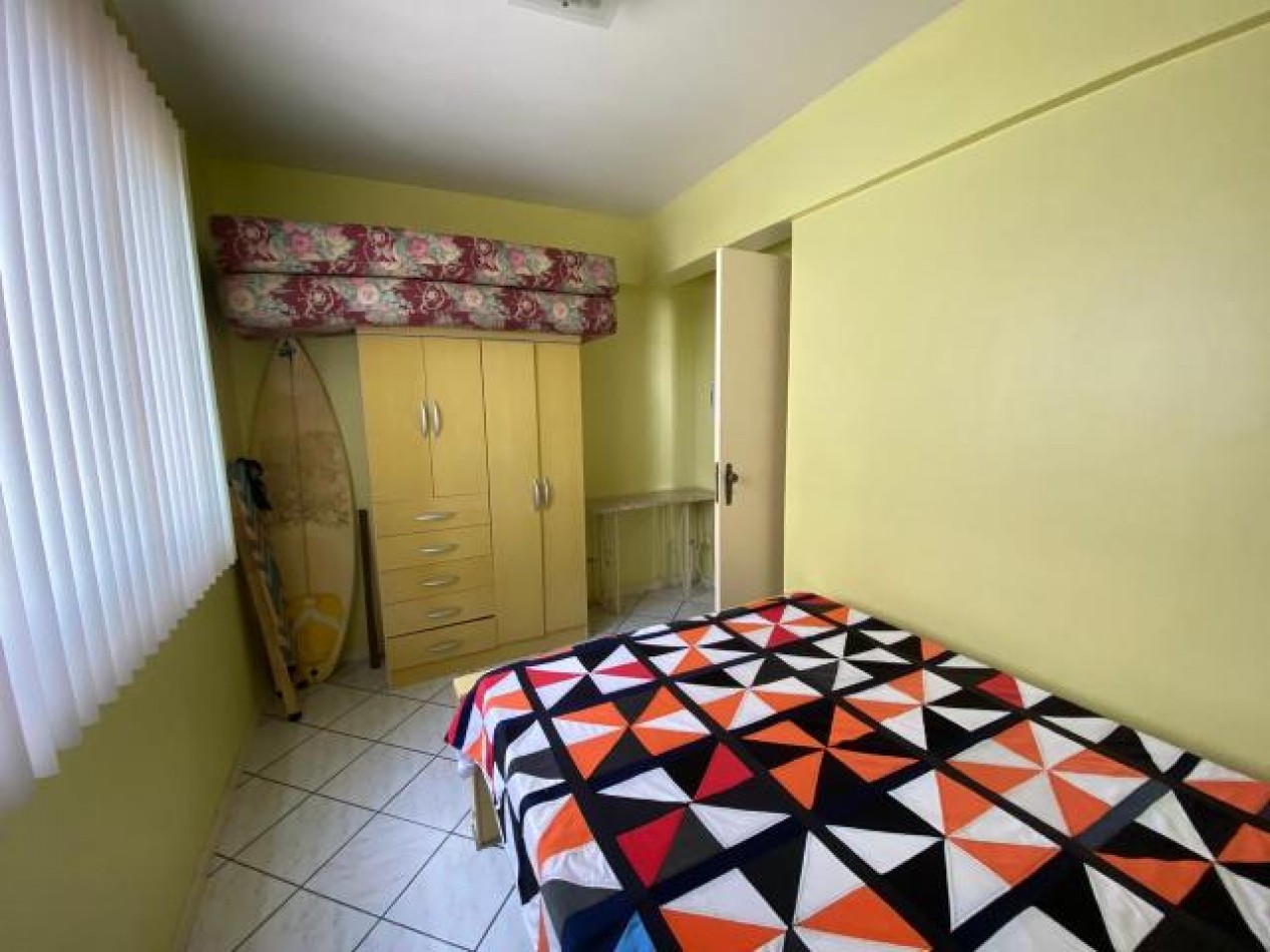 Depto (03) dorm en Meia Praia