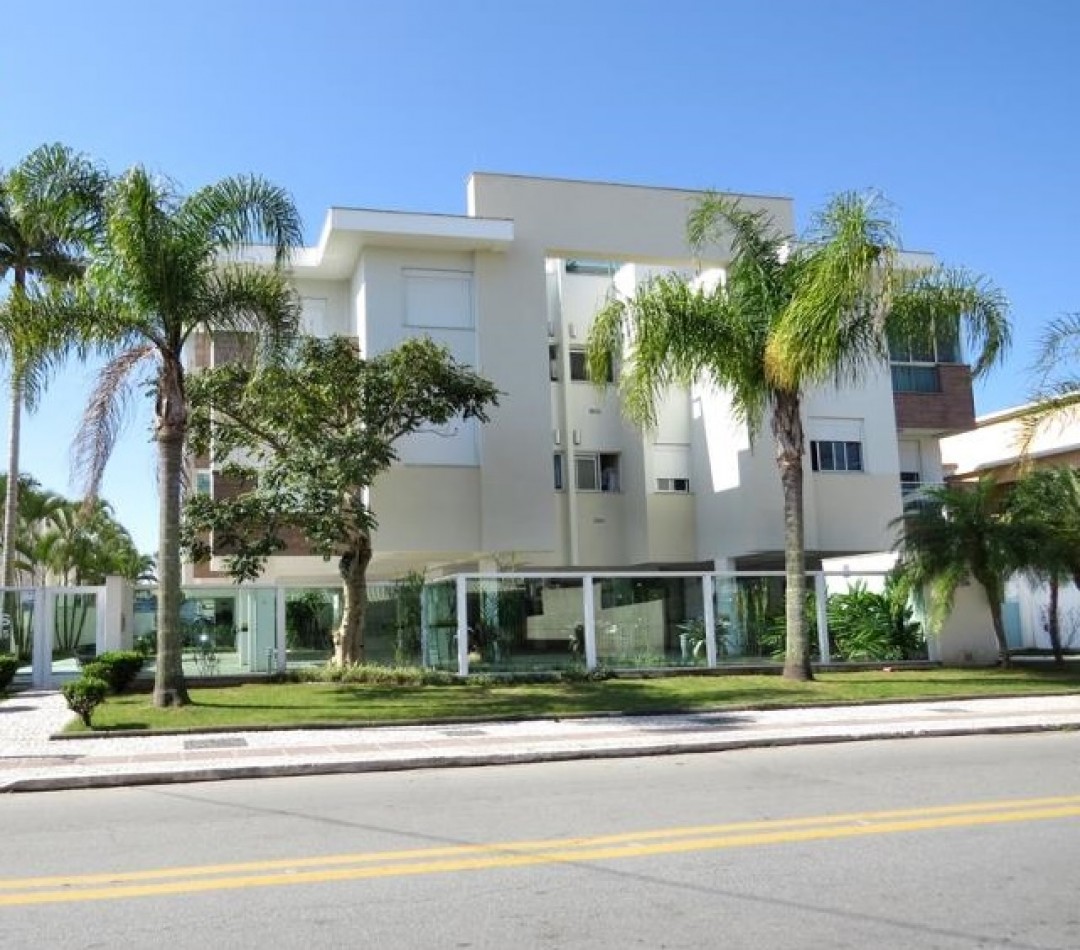 Depto de Tres (03 Dormitorios, en Condominio- con Piscina
