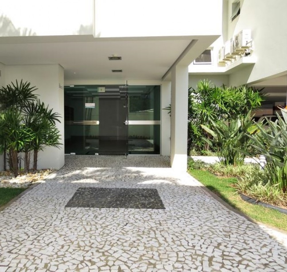 Depto de Tres (03 Dormitorios, en Condominio- con Piscina