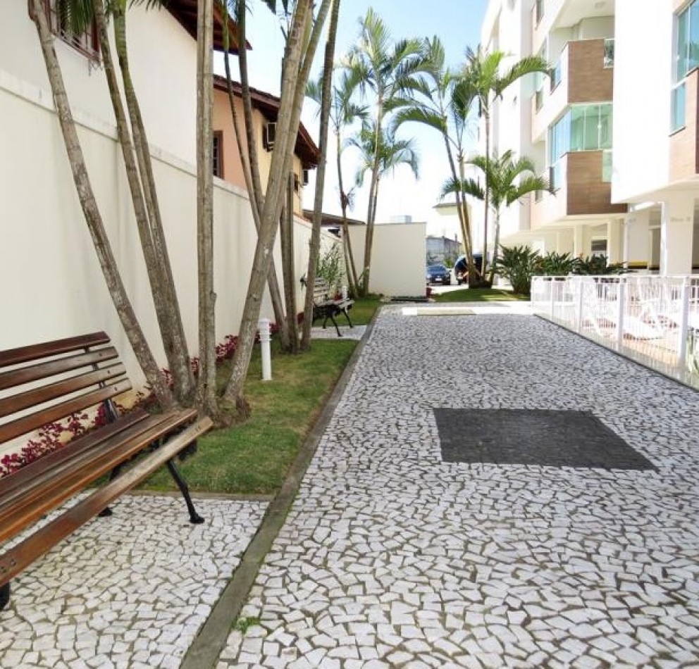 Depto de Tres (03 Dormitorios, en Condominio- con Piscina