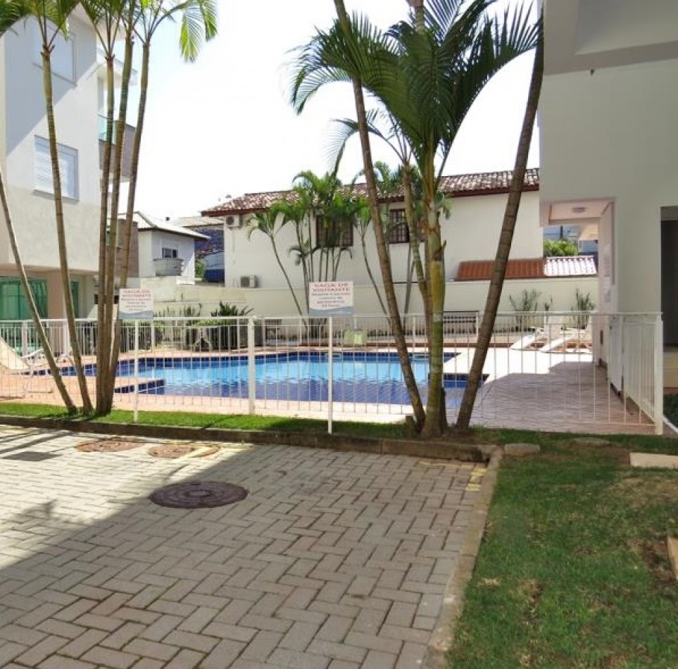 Depto de Tres (03 Dormitorios, en Condominio- con Piscina