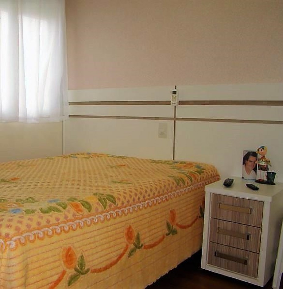 Depto de Tres (03 Dormitorios, en Condominio- con Piscina