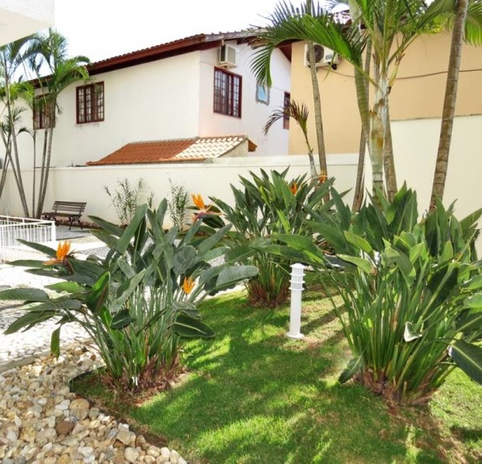 Depto de Tres (03 Dormitorios, en Condominio- con Piscina