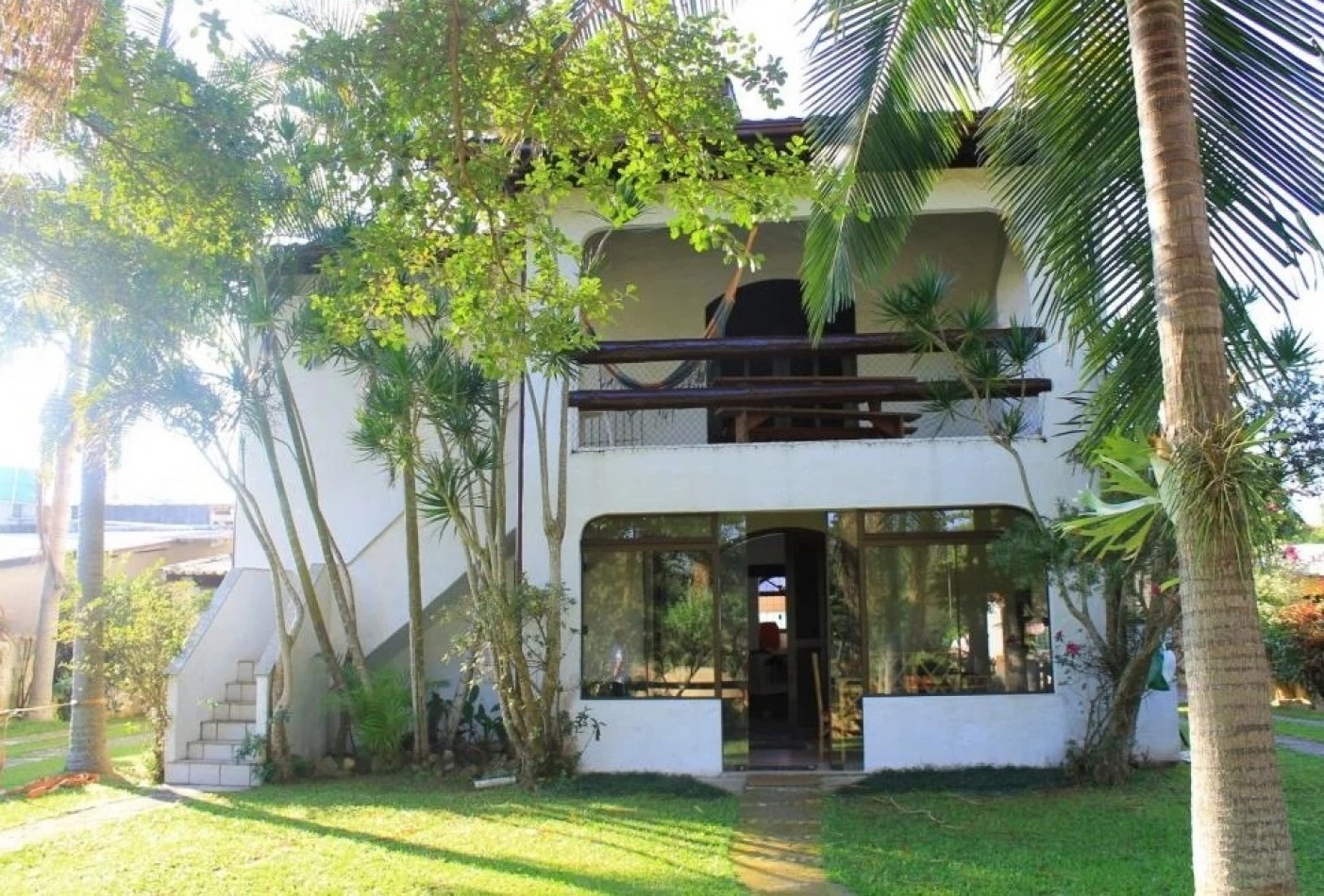 Casa Tres (03) Dormitorios en Condominio