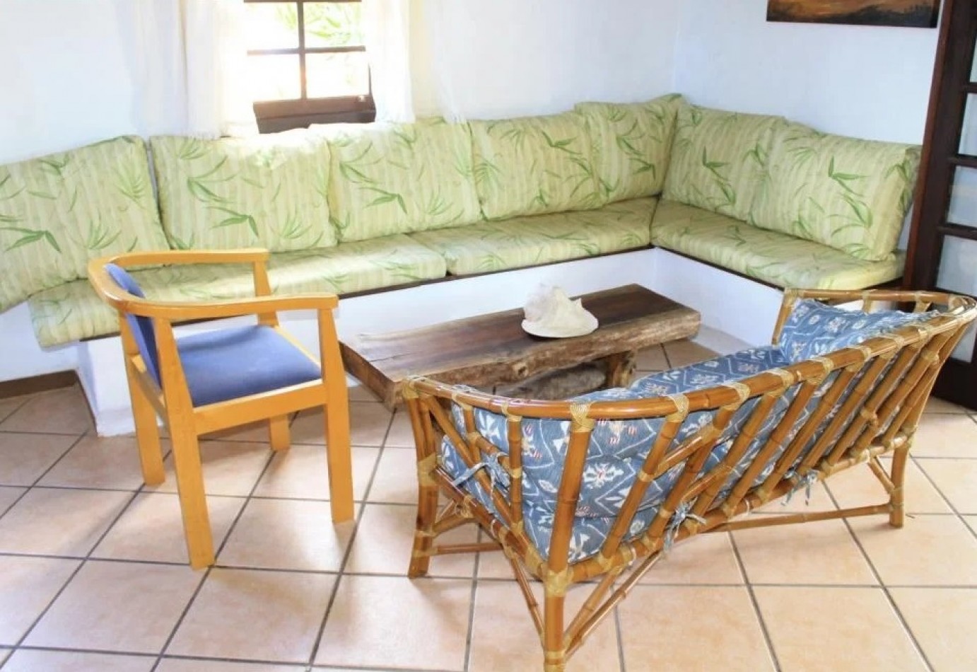 Casa Tres (03) Dormitorios en Condominio