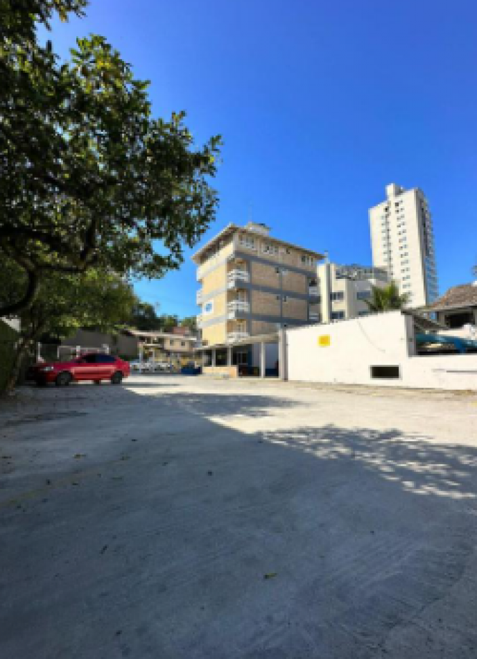 Hotel D'Luz (con piscina)
