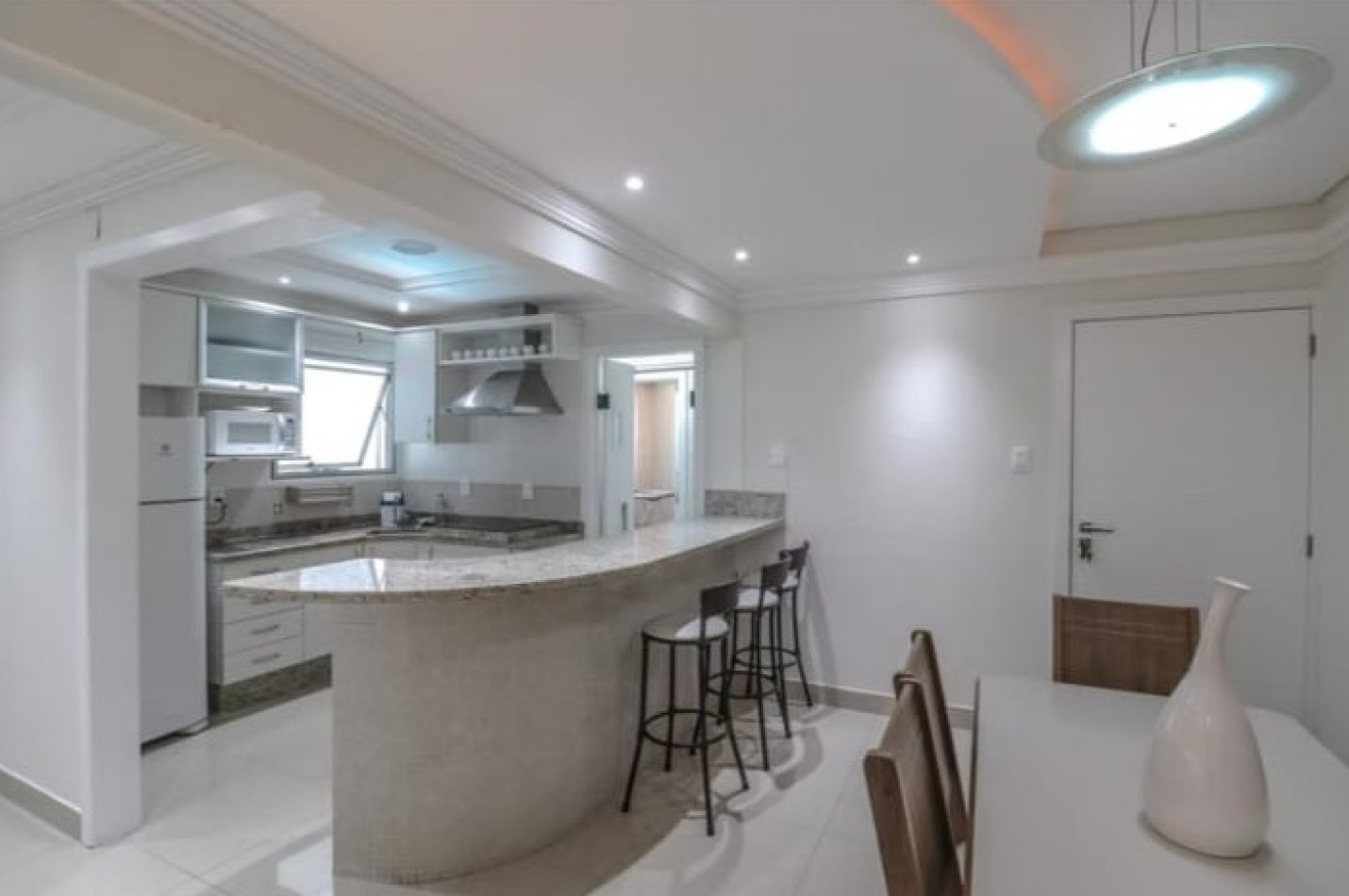 DEPTO TRES (03) DORMITORIOS