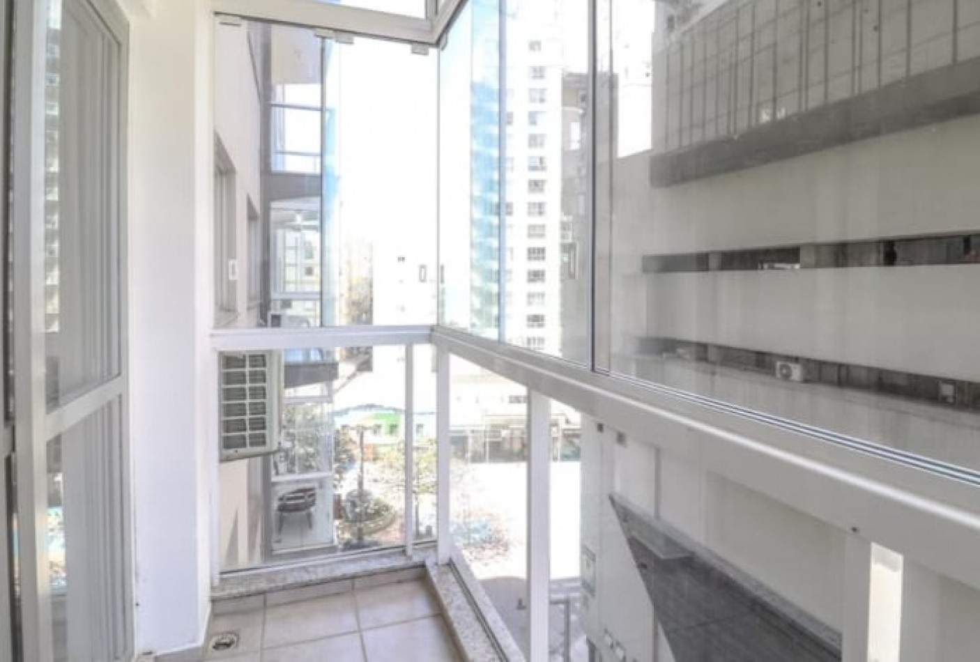 DEPTO TRES (03) DORMITORIOS