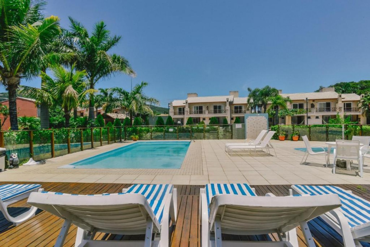 DEPTO DOS (02) DORMITORIOS (en Condominio/ Barrio Privado)