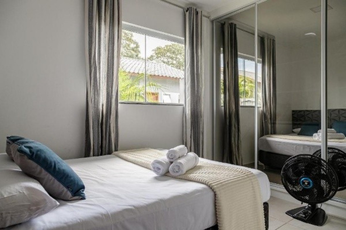 CASA DOS (02) DORMITORIOS