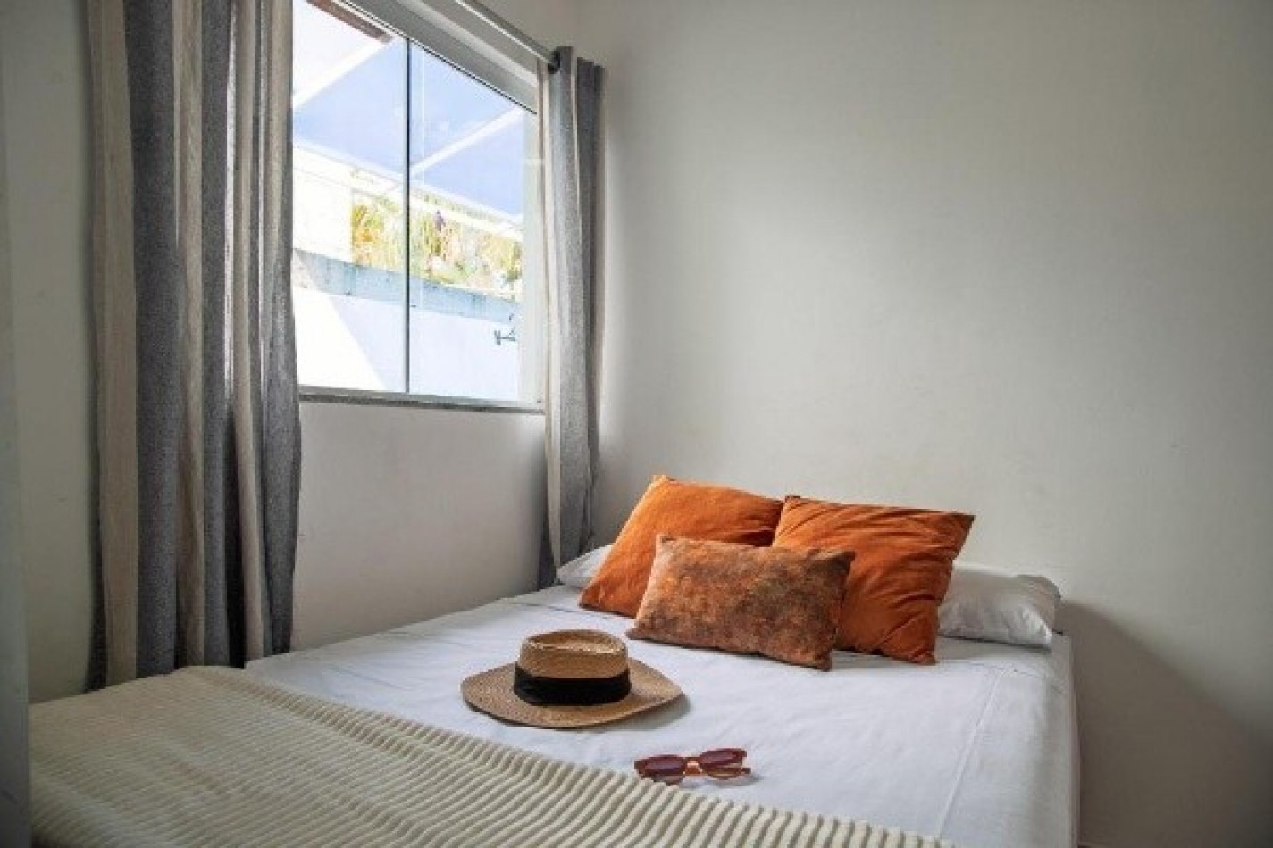 CASA DOS (02) DORMITORIOS