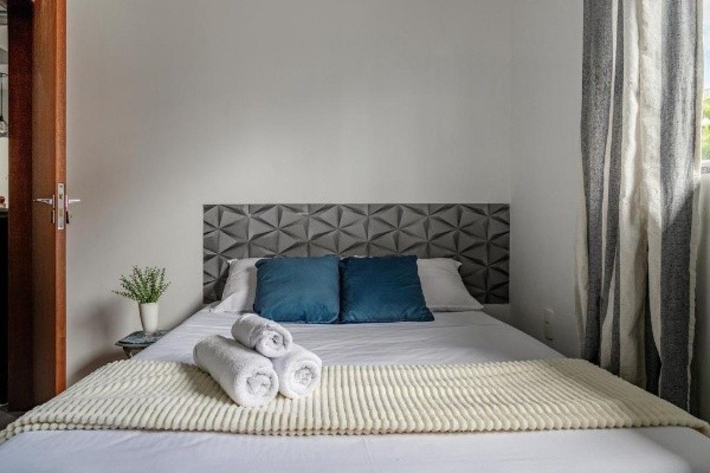 CASA DOS (02) DORMITORIOS