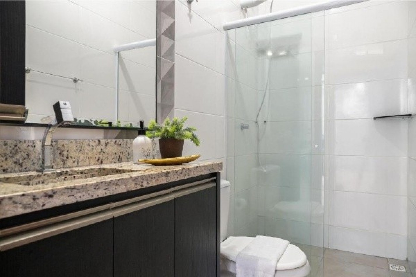 CASA DOS (02) DORMITORIOS