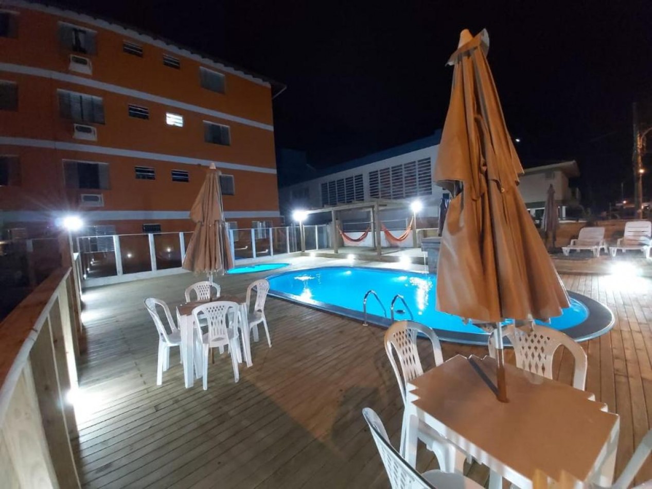 Pousada con Piscina y Desayuno