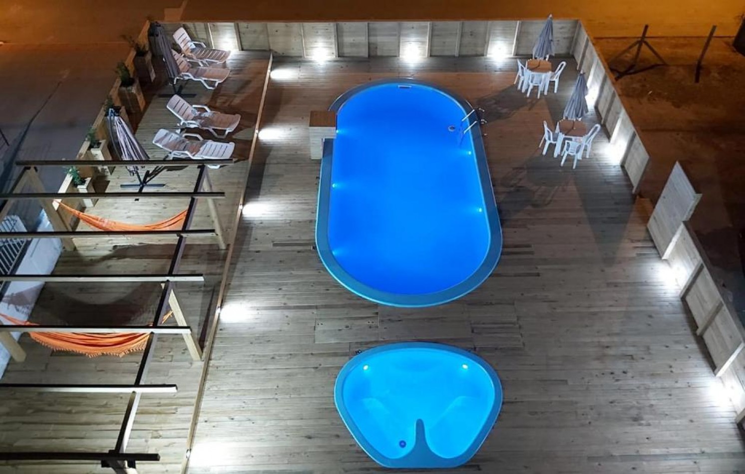 Pousada con Piscina y Desayuno