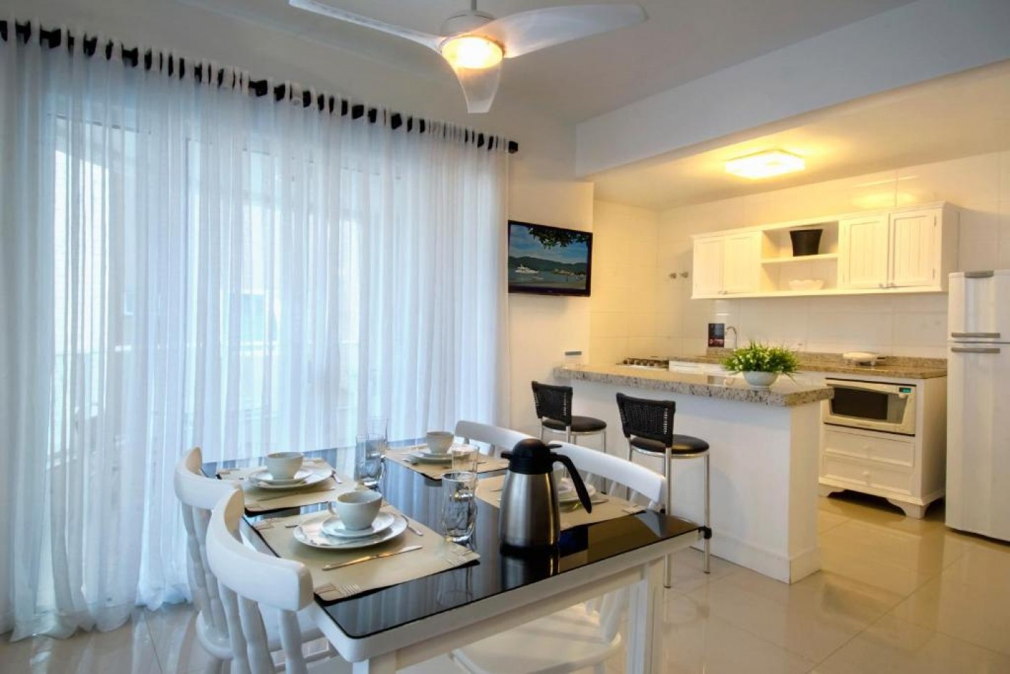 Depto Frente al Mar, en pousada con Desayuno.