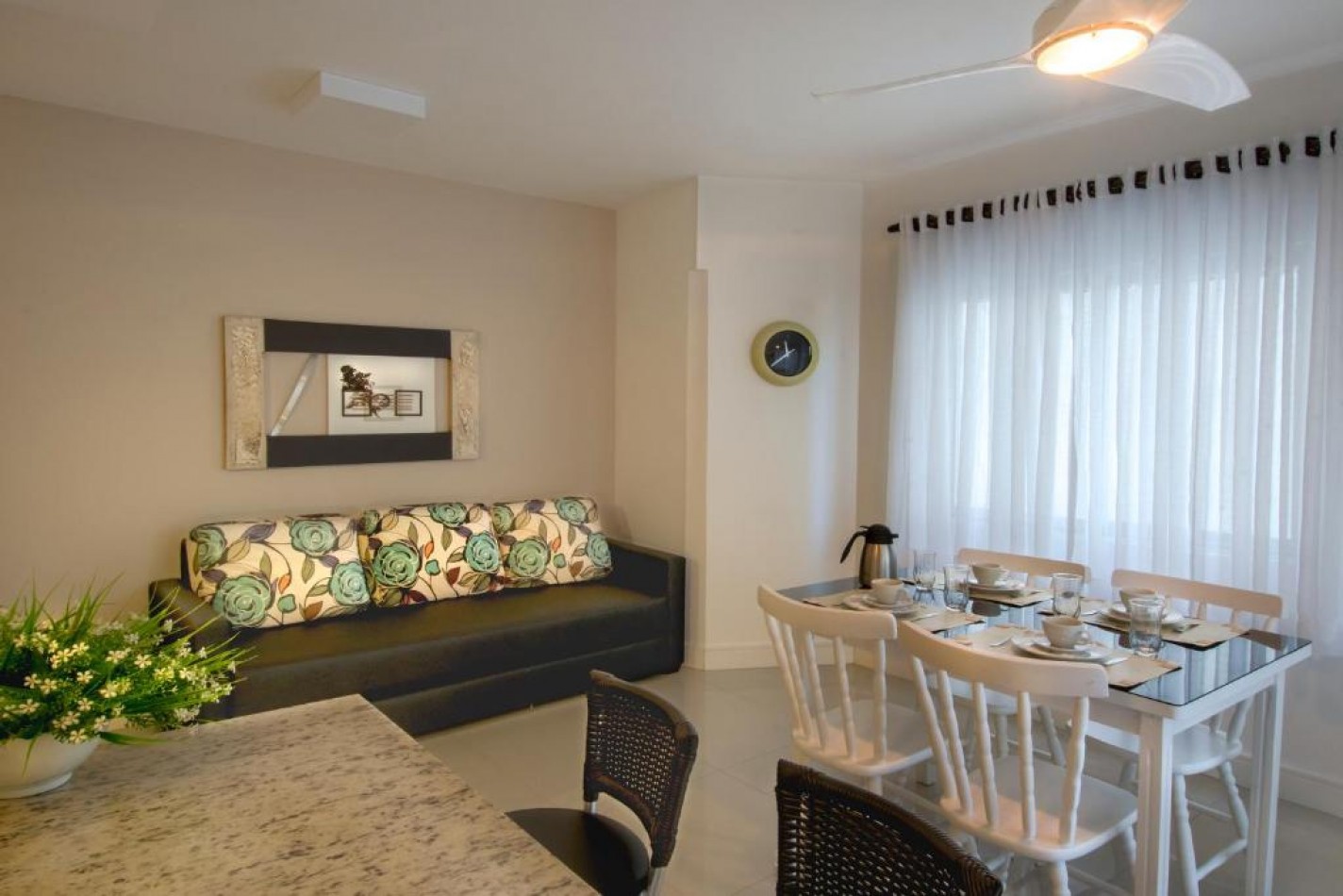 Depto Frente al Mar, en pousada con Desayuno.