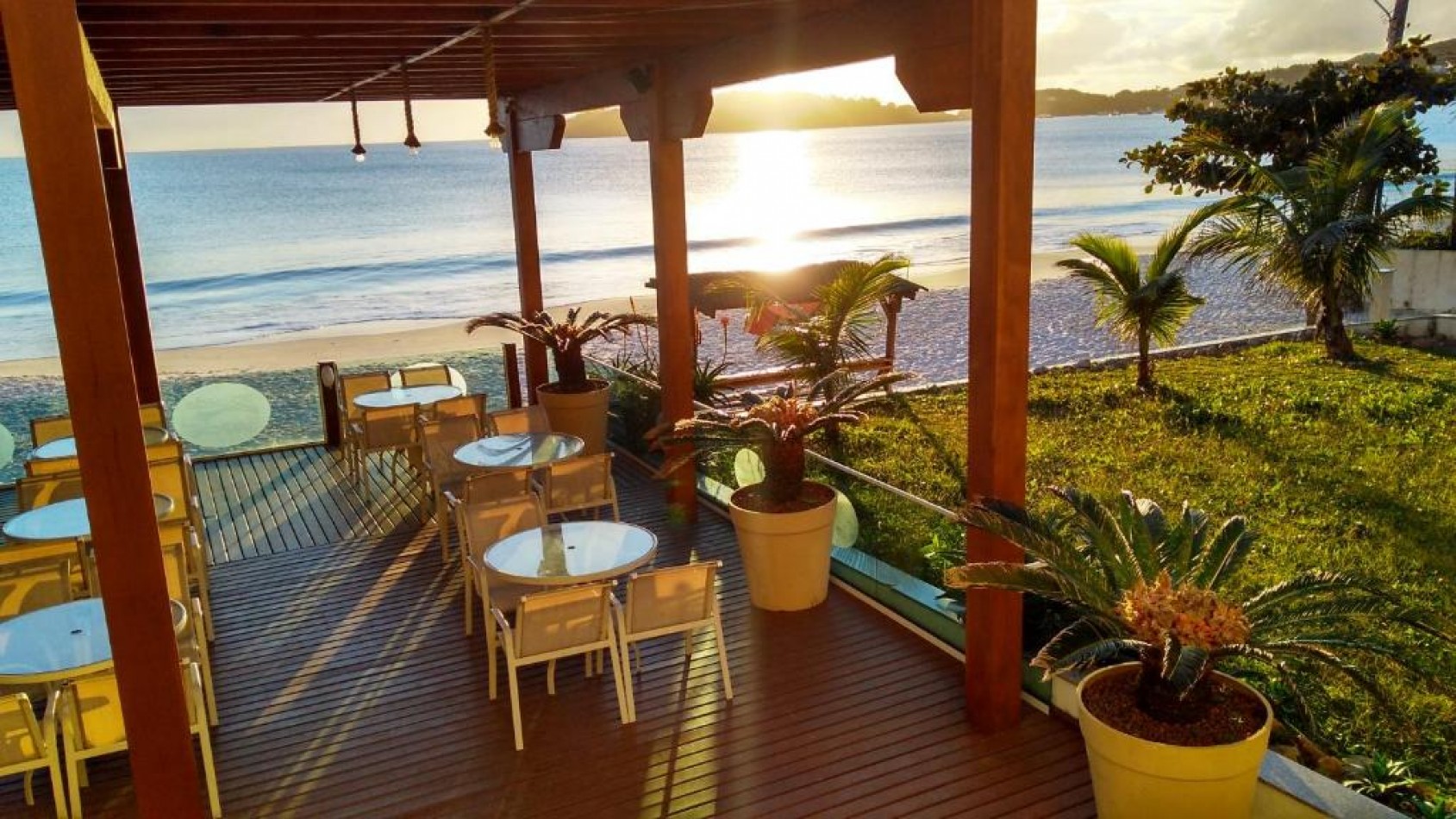 DEPTO DOS (02) DORMITORIOS, en Pousada Frente al Mar, con Desayuno.