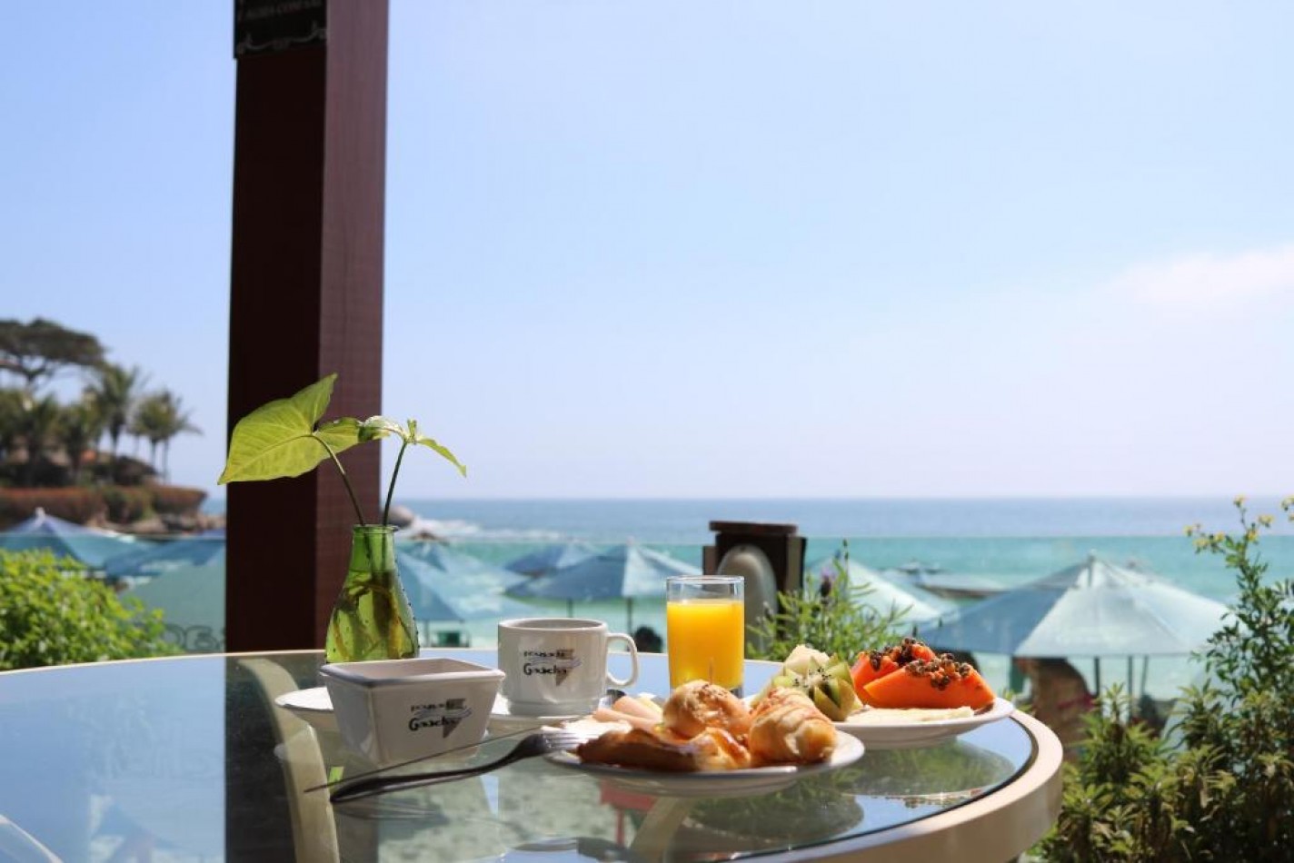 DEPTO DOS (02) DORMITORIOS, en Pousada Frente al Mar, con Desayuno.