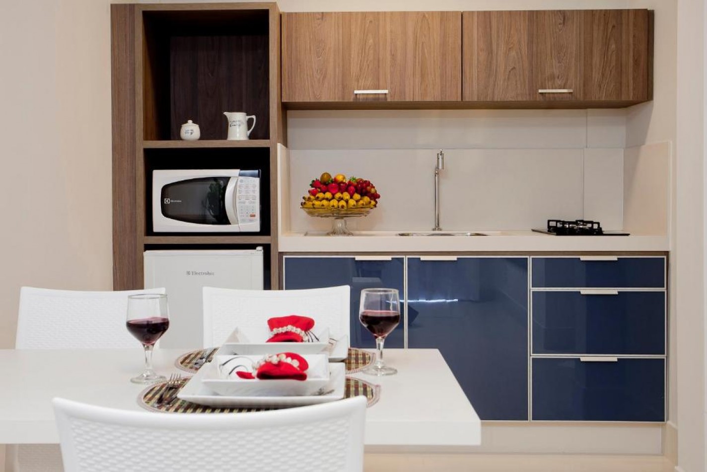 DEPTO DOS (02) DORMITORIOS, en Pousada Frente al Mar, con Desayuno.